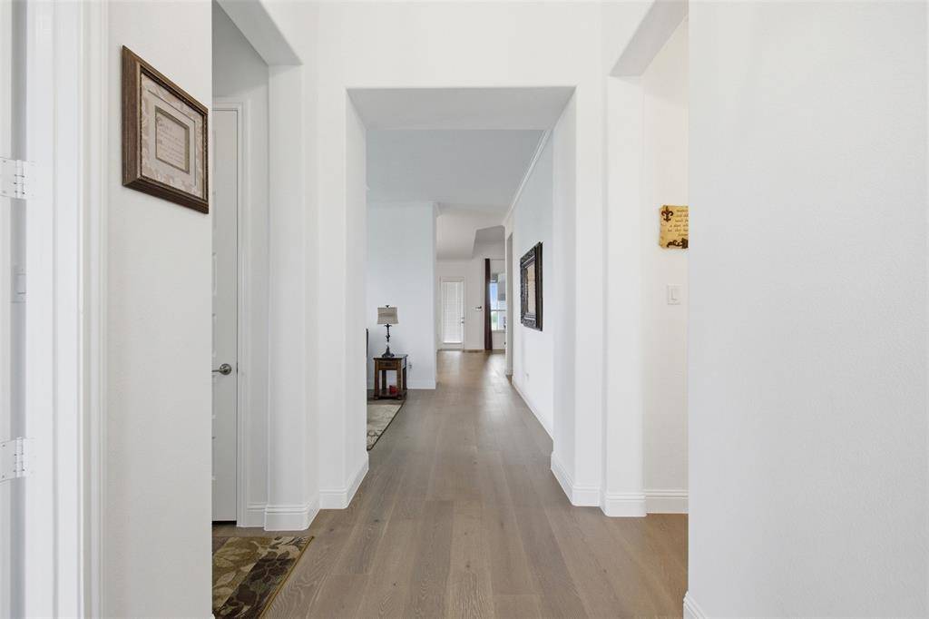 6008 Glenwood Drive, Joshua, TX 76058