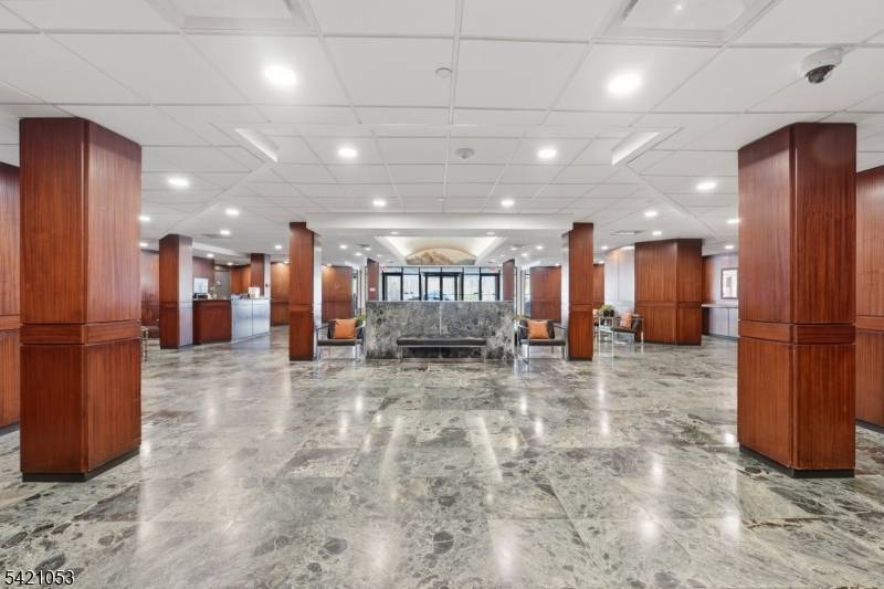 609 W South Orange Ave #4U, South Orange Village Twp., NJ 07079