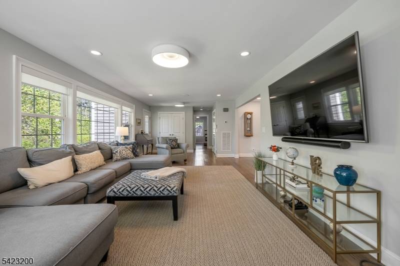 11 Cedar St, Bernards Twp., NJ 07920