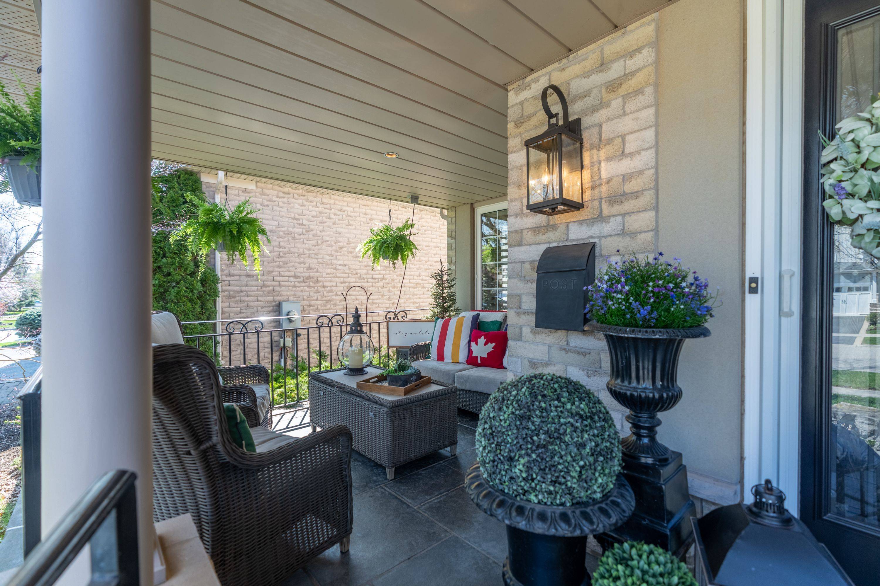 4266 Clubview DR, Burlington, ON L7M 4X2