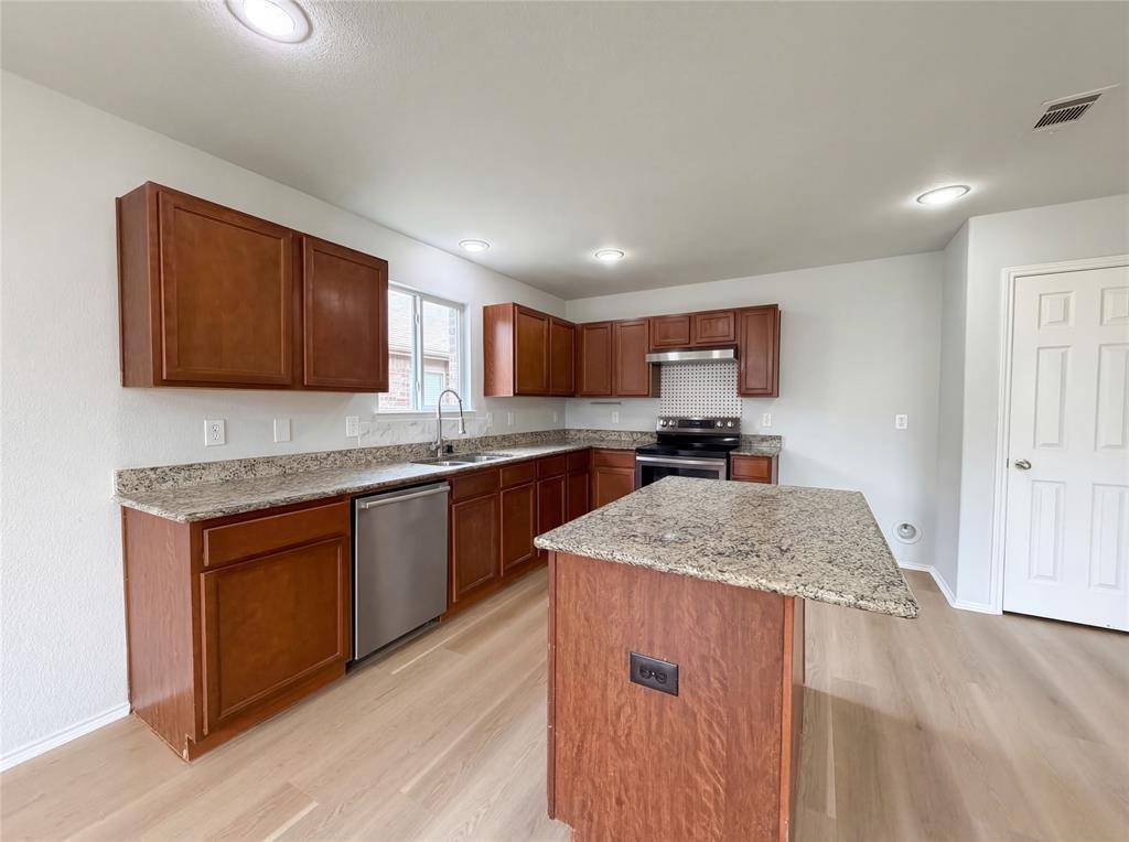 3220 Brixton Drive, Fort Worth, TX 76137