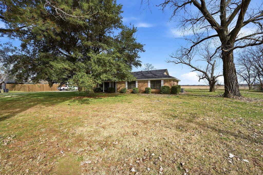 27161 State Highway 56, Whitesboro, TX 76273