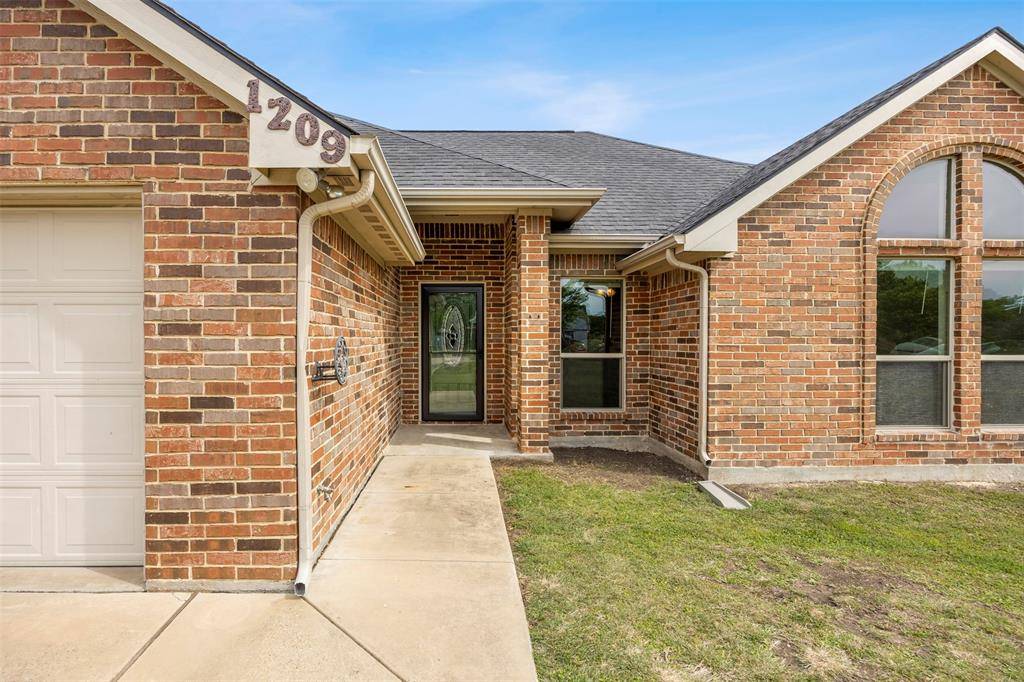 1209 Southview Drive, Waxahachie, TX 75165