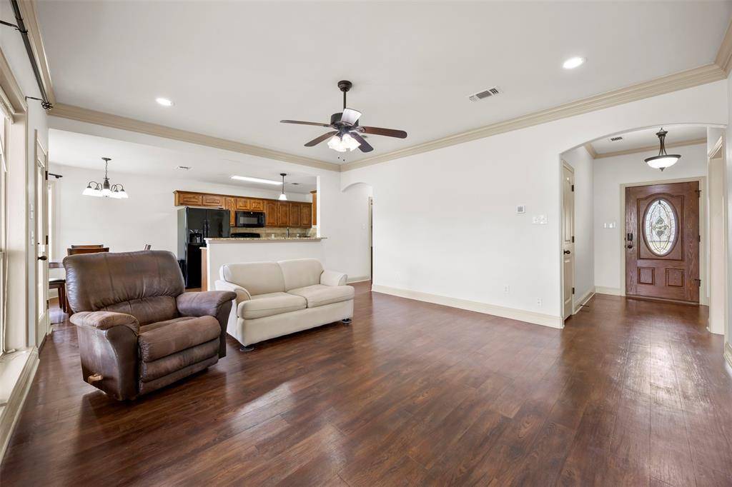 1209 Southview Drive, Waxahachie, TX 75165