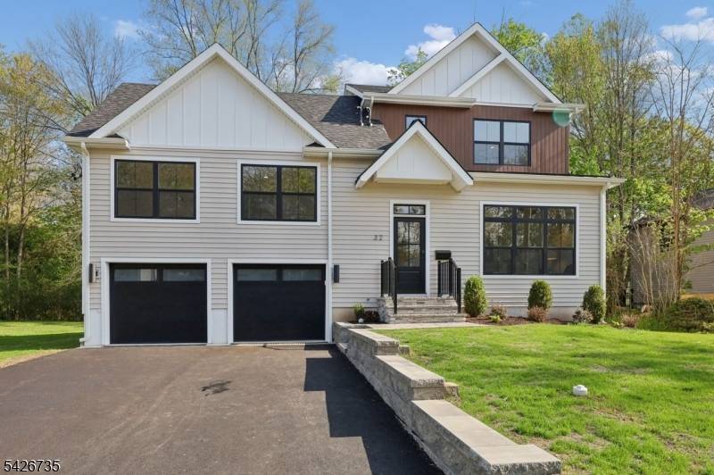 32 W Mcclellan Ave, Livingston Twp., NJ 07039