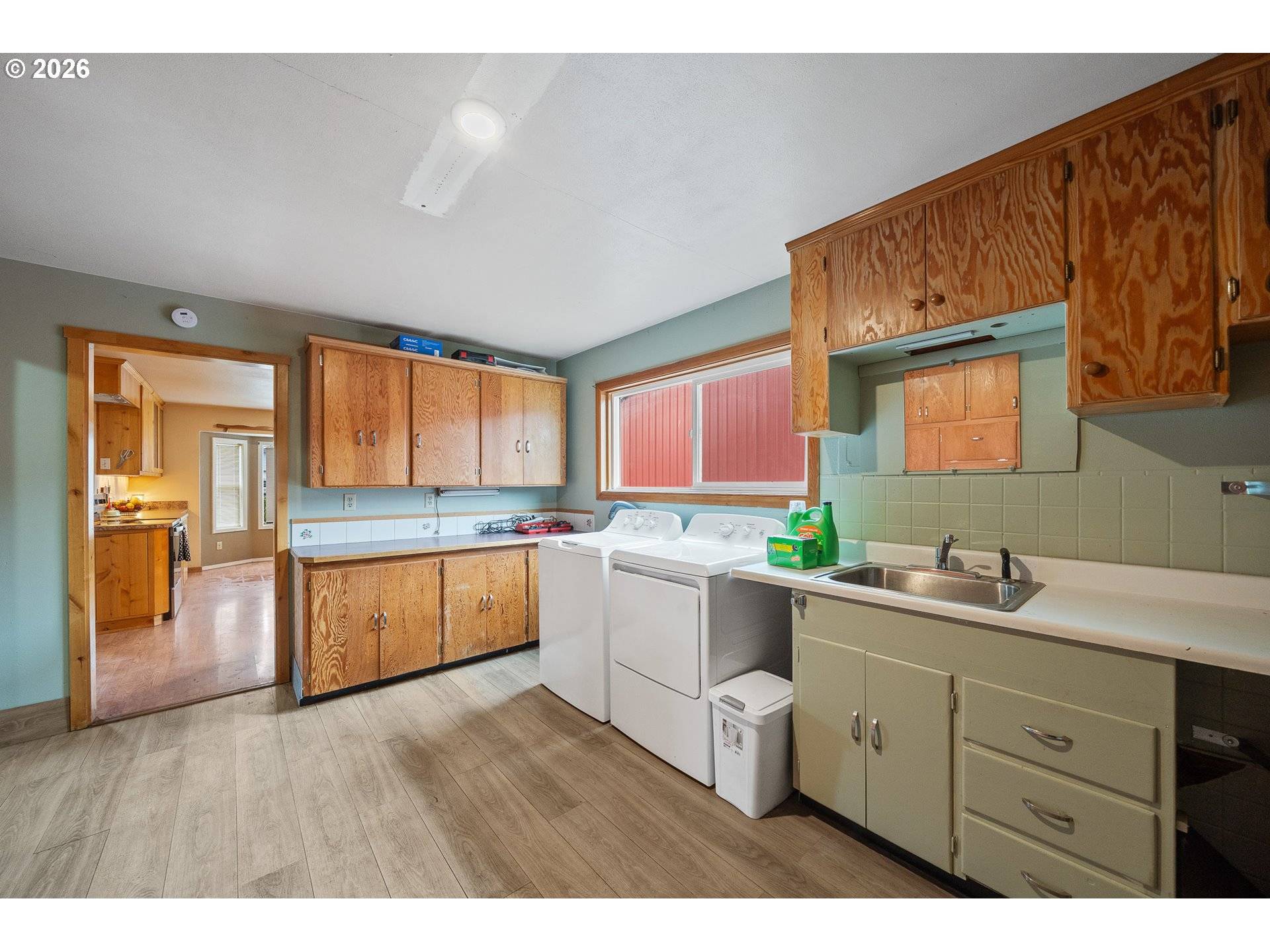 411 PARK AVE, Tillamook, OR 97141