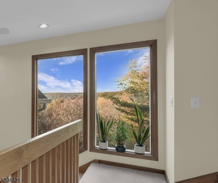 738 Ridge Rd, Kinnelon Boro, NJ 07405