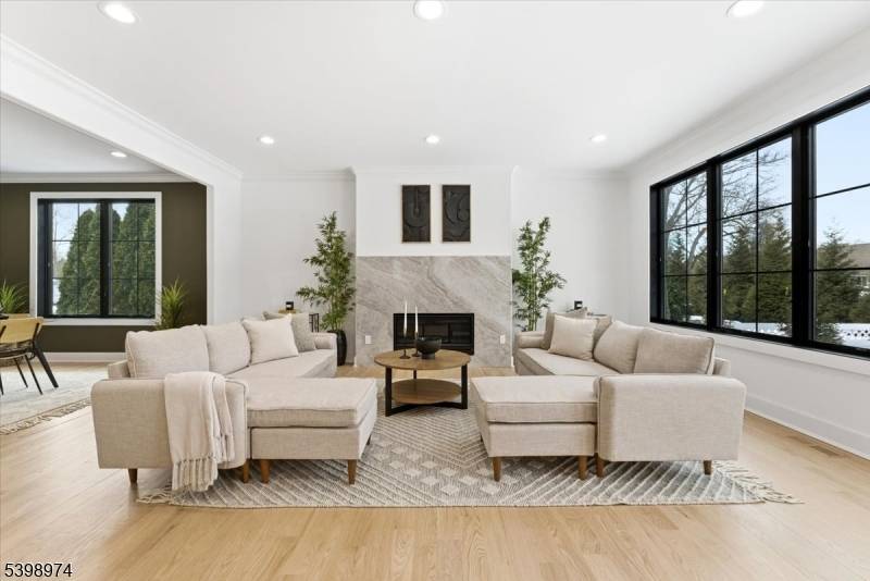 125 Tudor Oval, Westfield Town, NJ 07090