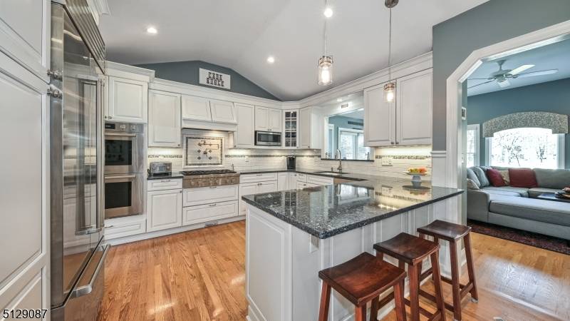 47 Colfax Dr, Pequannock Twp., NJ 07440