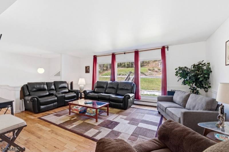 15 Valley Trl, Jefferson Twp., NJ 07438