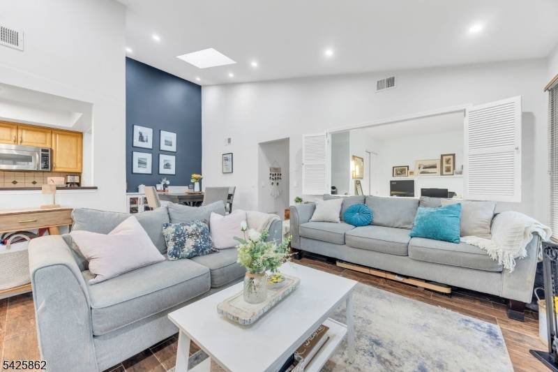 33 Foxwood Court, Bedminster Twp., NJ 07921