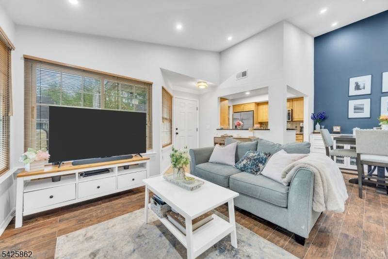 33 Foxwood Court, Bedminster Twp., NJ 07921