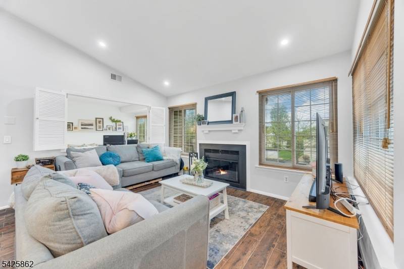 33 Foxwood Court, Bedminster Twp., NJ 07921