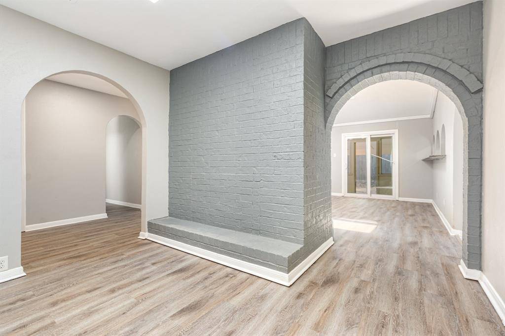 421 Cavender Court, Hurst, TX 76054