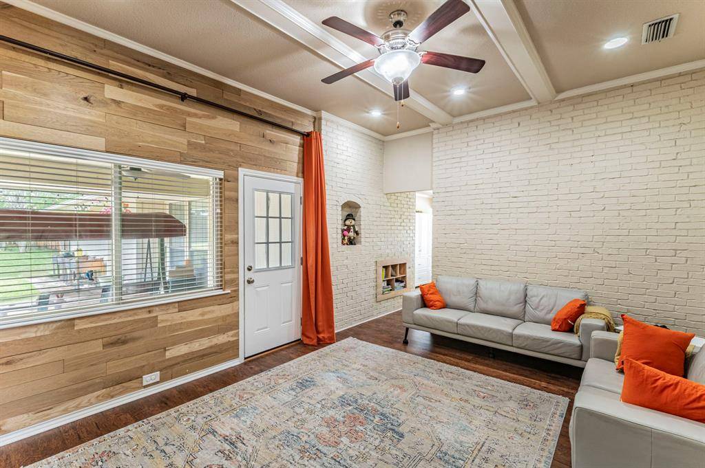 1500 Sunnyslope Drive, Carrollton, TX 75007