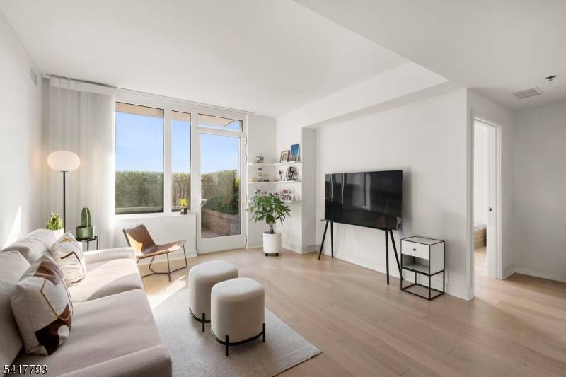 1000 Maxwell Ln #8A, Hoboken City, NJ 07030