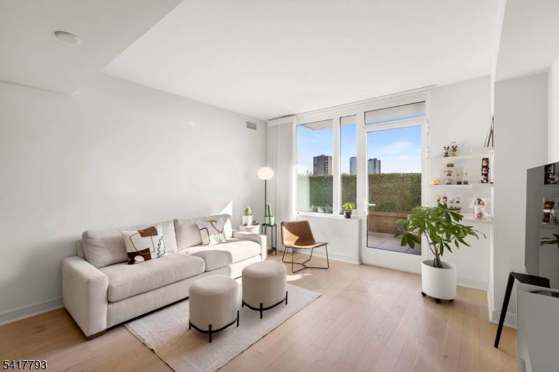 1000 Maxwell Ln #8A, Hoboken City, NJ 07030