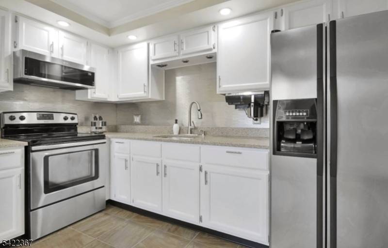 3 Prospect St #2D, Mount Arlington Boro, NJ 07856