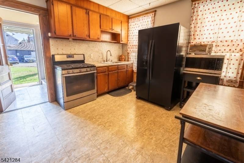 238 Murray St, Elizabeth City, NJ 07202