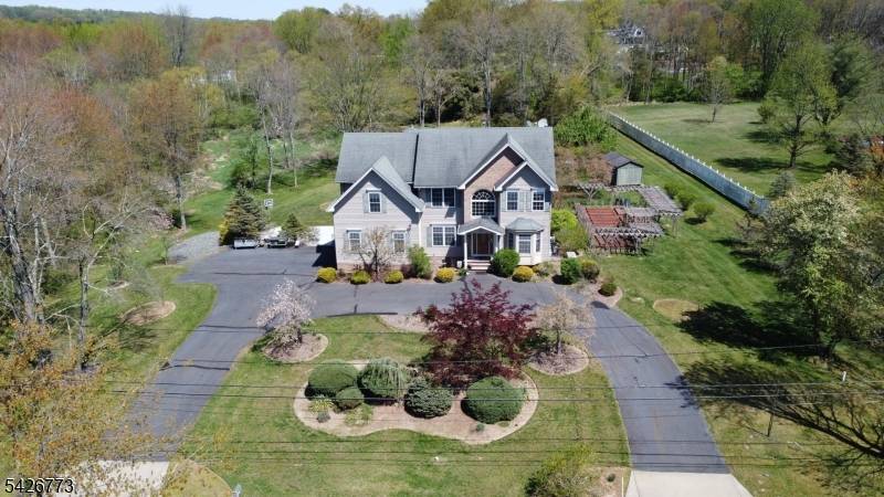 66 Green Valley Dr, Warren Twp., NJ 07059