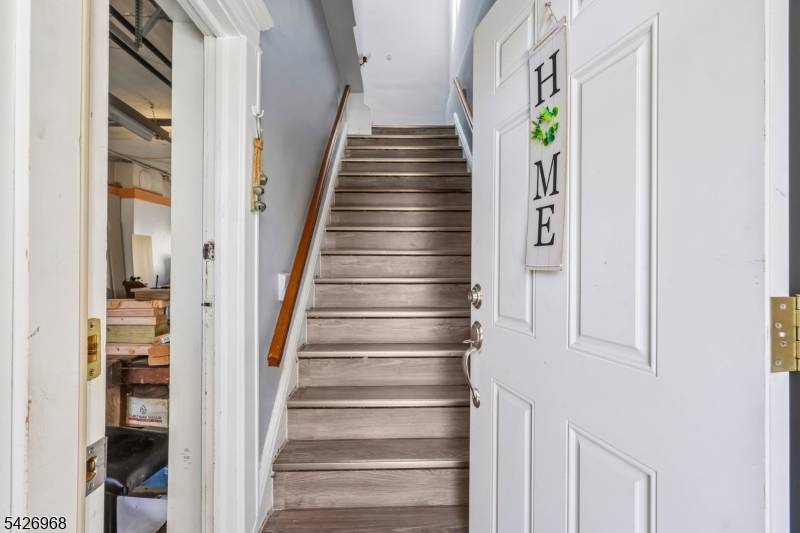 390 Delano Pl, Fairview Boro, NJ 07022