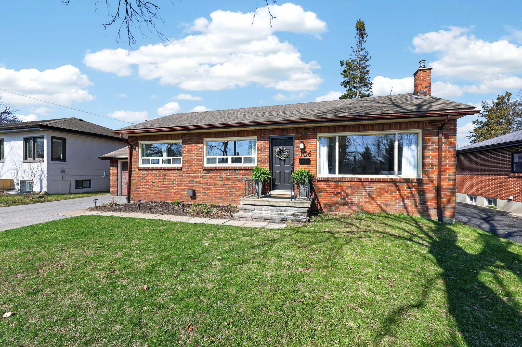 106 Nelson ST, Barrie, ON L4M 4K7