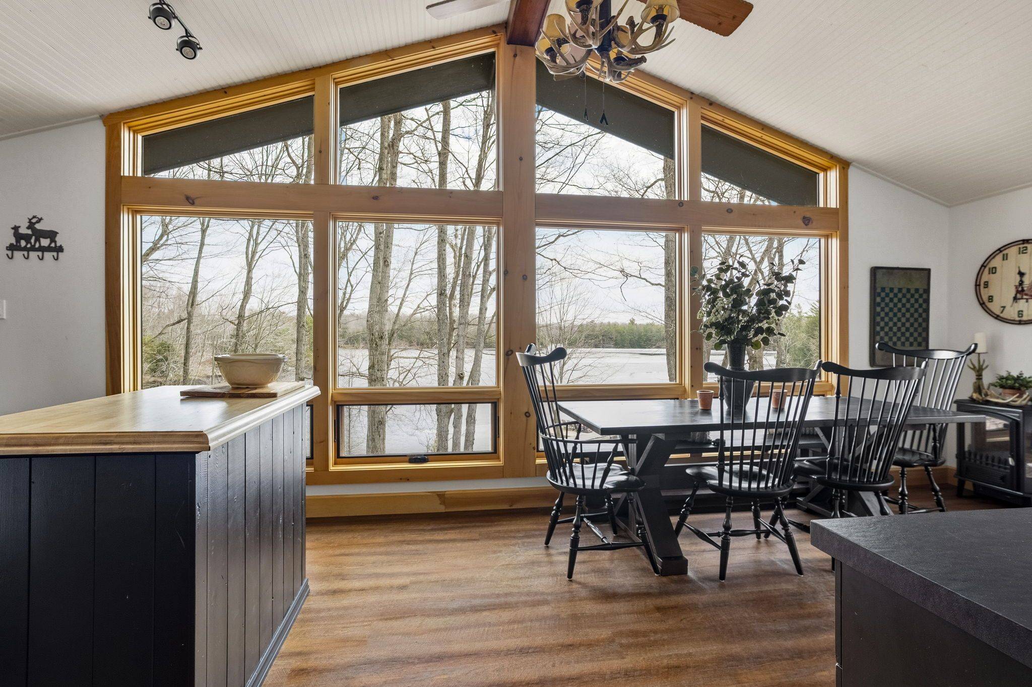 305 Salmon Lake RD, Seguin, ON P2A 0B2