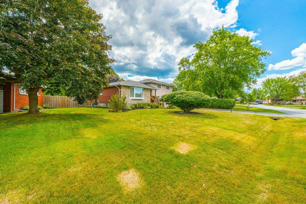 86 Crescent DR, Welland, ON L3B 2X3