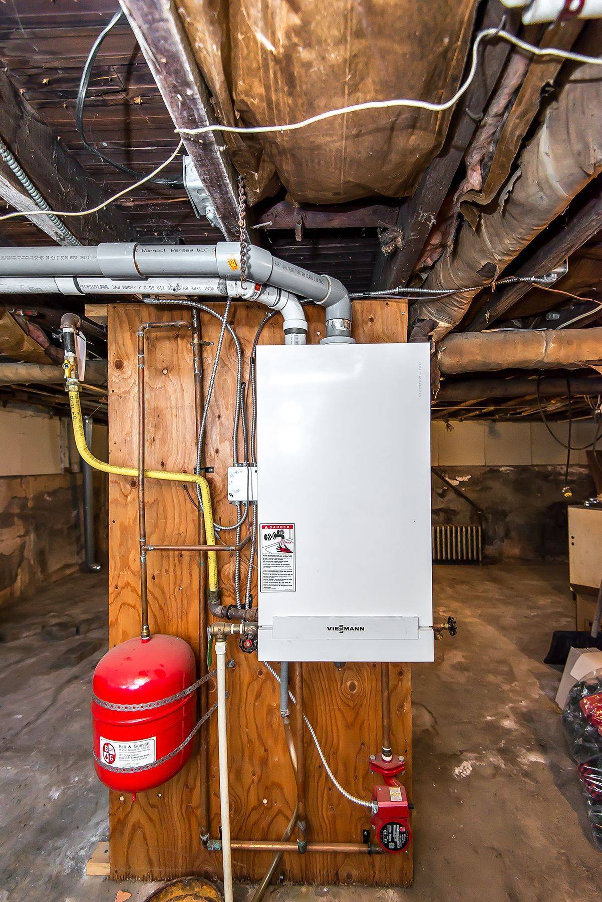 135 Young ST, Welland, ON L3B 4C7