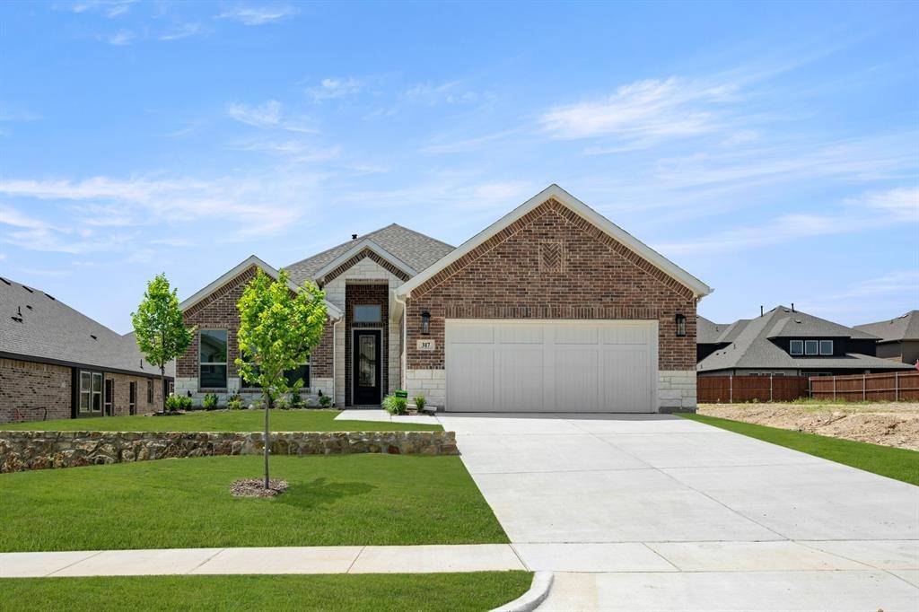 317 Willie Way, Burleson, TX 76028