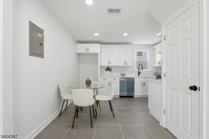 57 N Auten Ave, Somerville Boro, NJ 08876