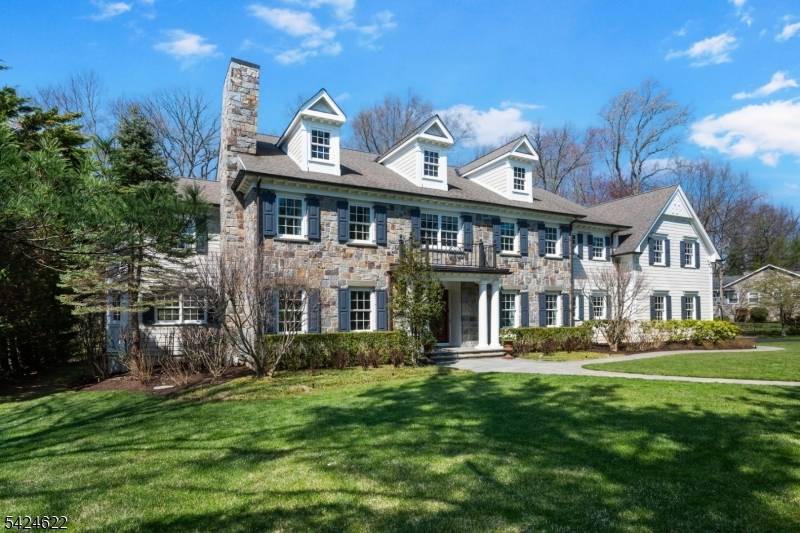 76 Pine Way, New Providence Boro, NJ 07974
