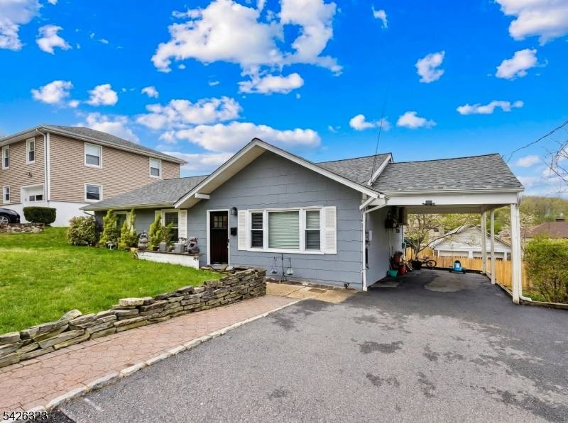 15 Cross St, Dover Town, NJ 07801