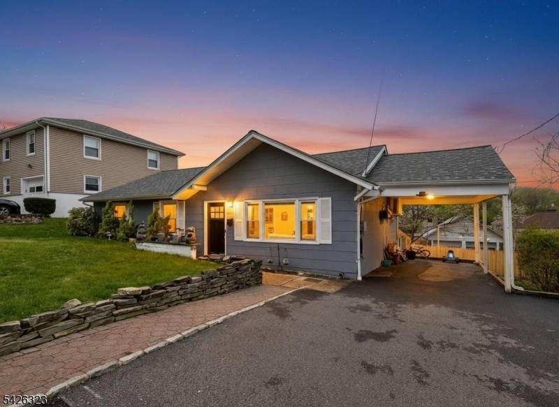 15 Cross St, Dover Town, NJ 07801