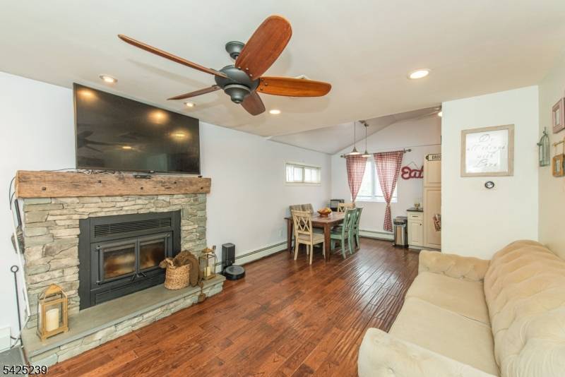 8 Lehigh Way, Hopatcong Boro, NJ 07843