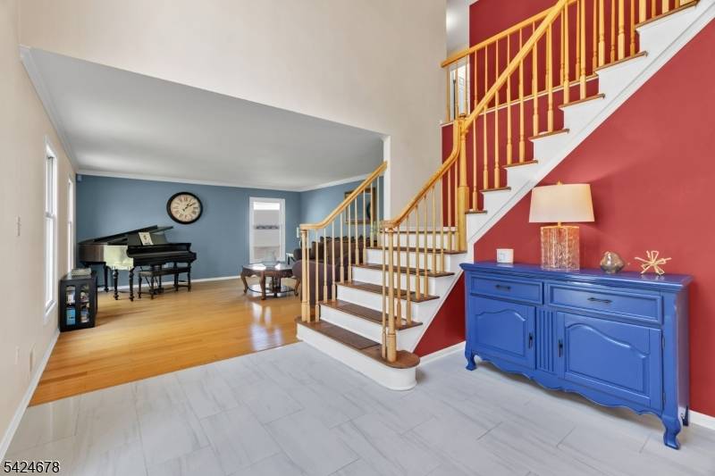 4 Oakley Knl, Hillsborough Twp., NJ 08844