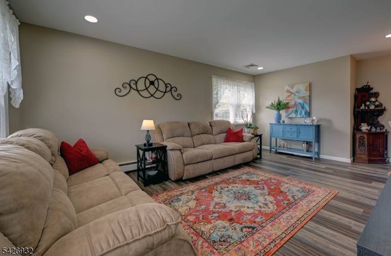 123 Columbine Cir, Toms River Township, NJ 08755