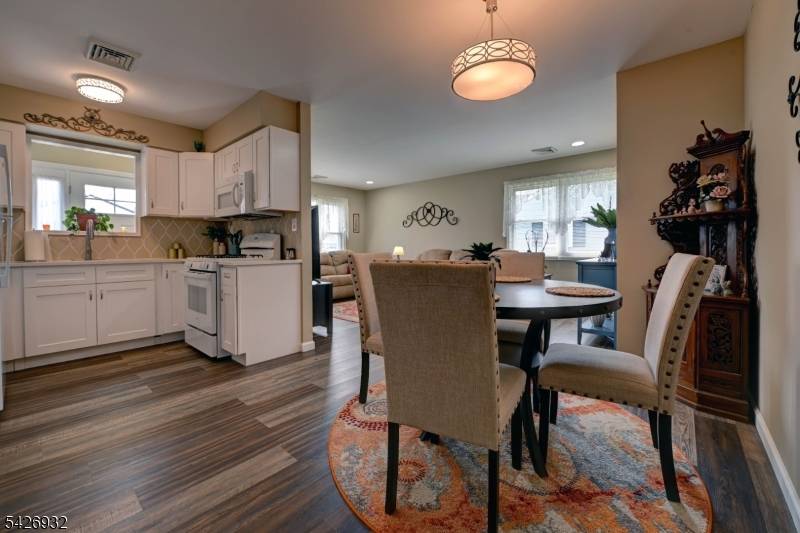 123 Columbine Cir, Toms River Township, NJ 08755