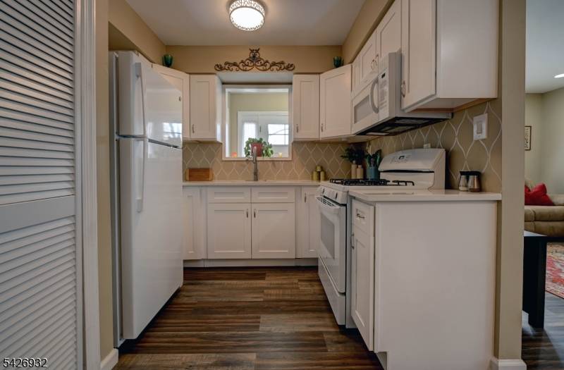 123 Columbine Cir, Toms River Township, NJ 08755