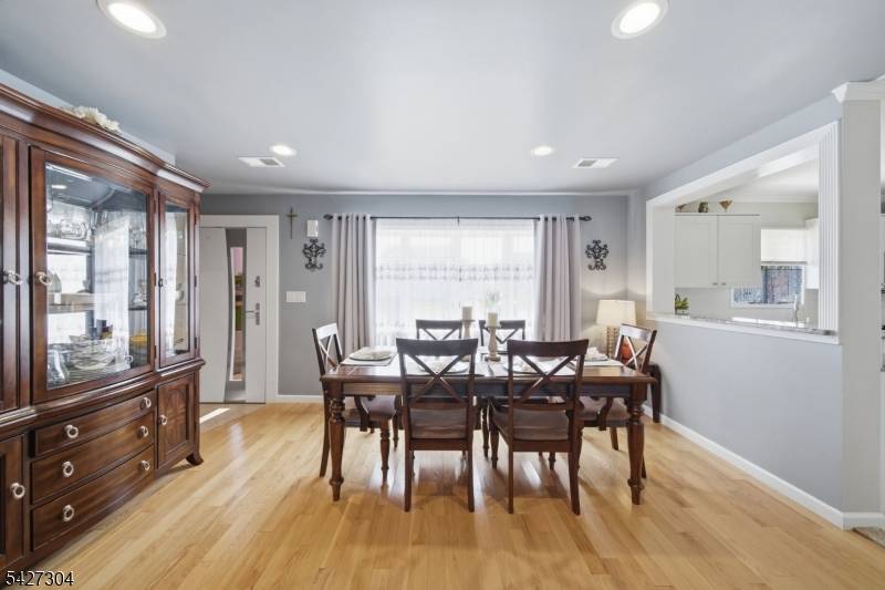 47 Kendall Dr, Sayreville Boro, NJ 08859