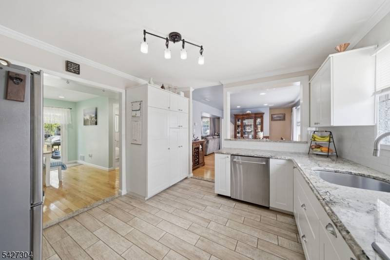 47 Kendall Dr, Sayreville Boro, NJ 08859