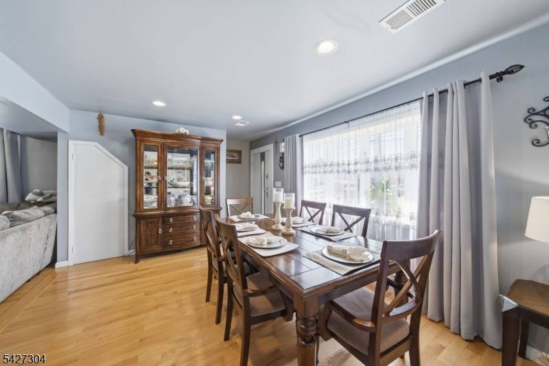 47 Kendall Dr, Sayreville Boro, NJ 08859