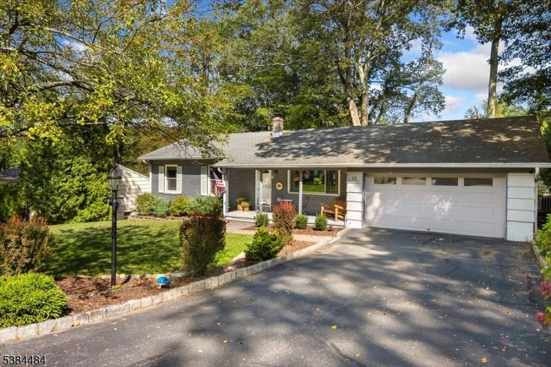 15 Upper High Crest Dr, West Milford Twp., NJ 07480