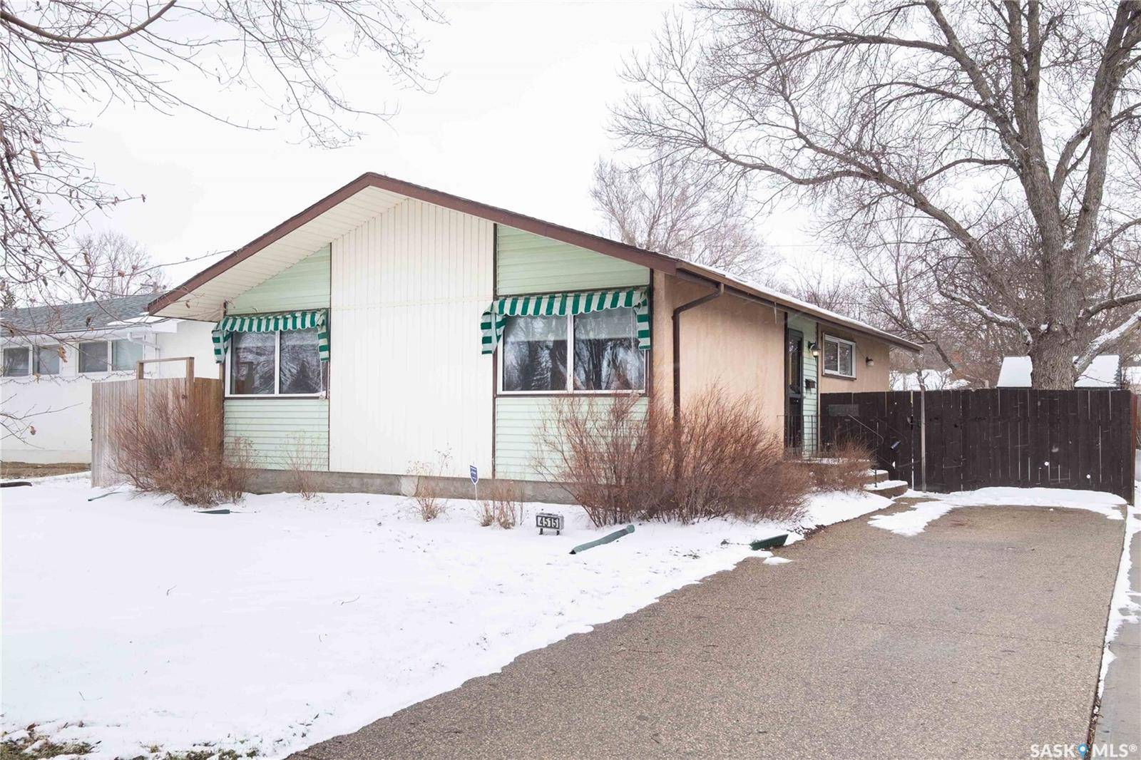 4515 Castle ROAD, Regina, SK S4S 4W6