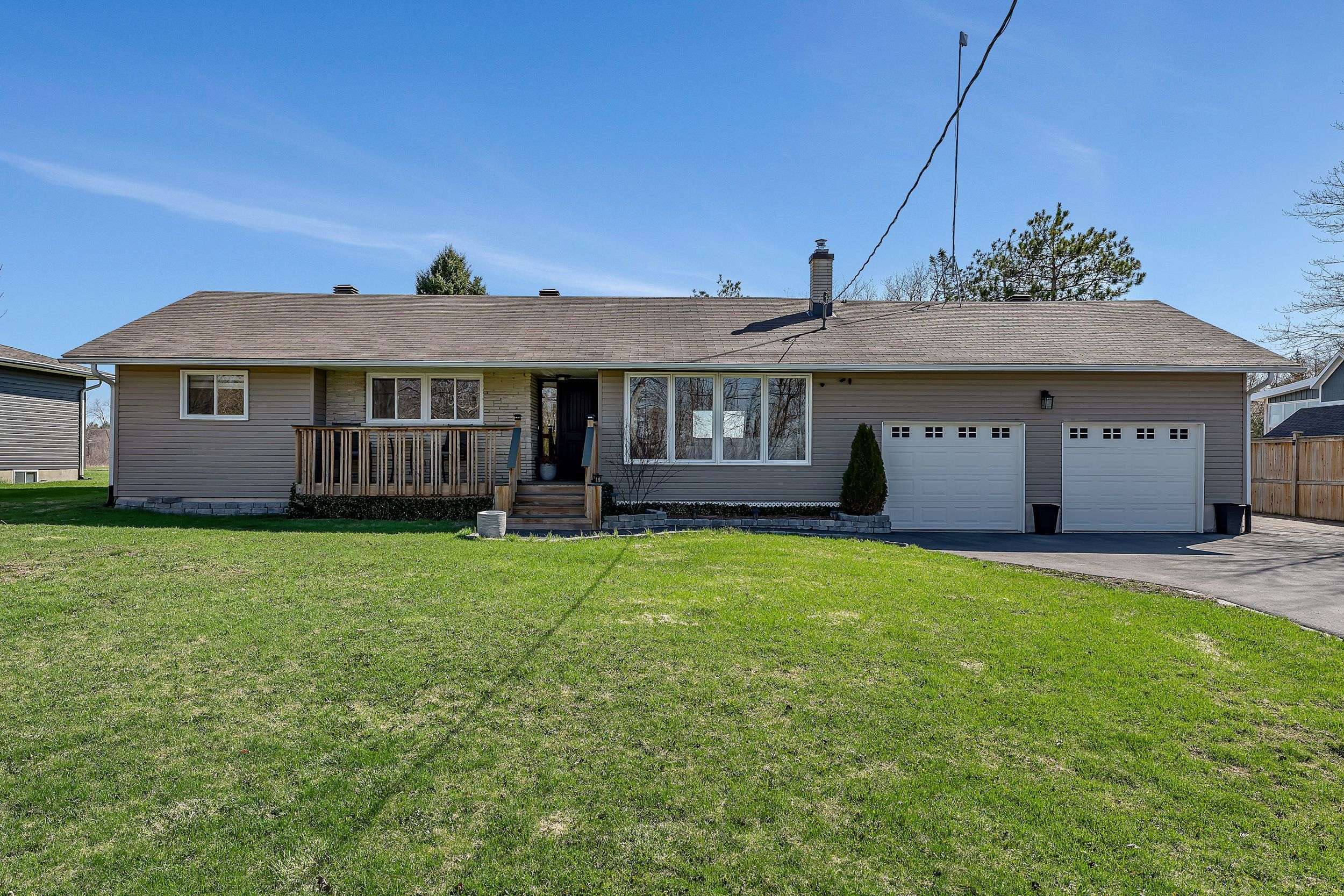 1923 Joanisse RD, Clarence-rockland, ON K0A 2A0