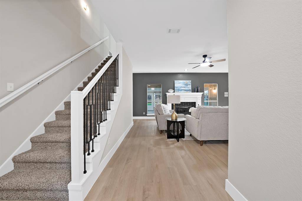 1213 Concho Drive, Benbrook, TX 76126