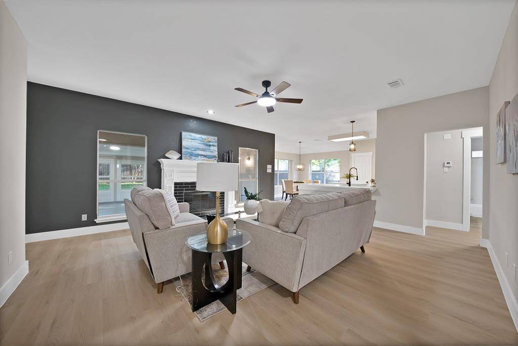 1213 Concho Drive, Benbrook, TX 76126