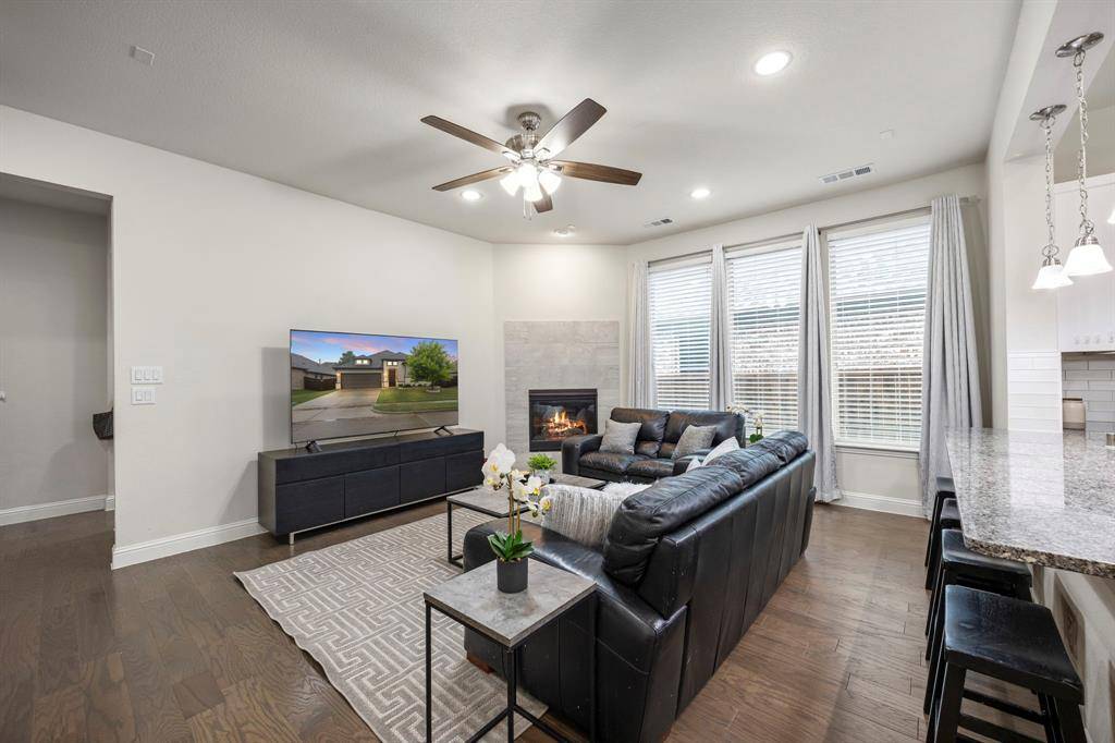 908 Spring Falls Drive, Mckinney, TX 75071