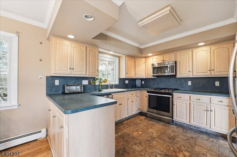 79 Truman Blvd, Oakland Boro, NJ 07436