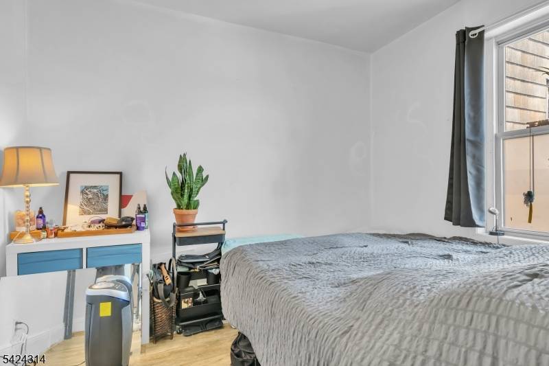 61 Victoria Ave, Newark City, NJ 07104